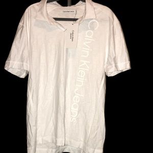 CALVIN KLEIN WHITE SHORT SLEEVE MENS SHIRT.